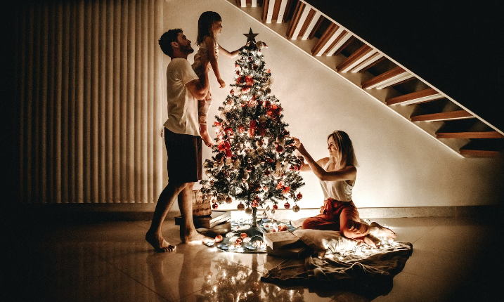 Love Unraveled: 3 Zodiacs Part Ways Before Christmas – A Revelation!
